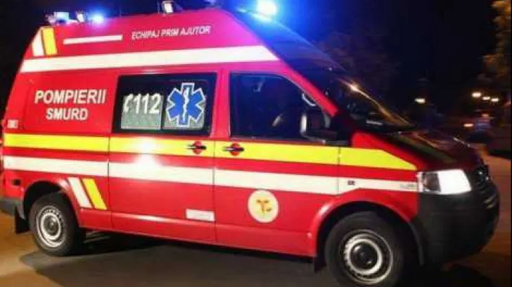 Accident rutier grav pe raza localității Râșca. Un bărbat s-a urcat fără permis la volan și a intrat cu mașina într-un tractor