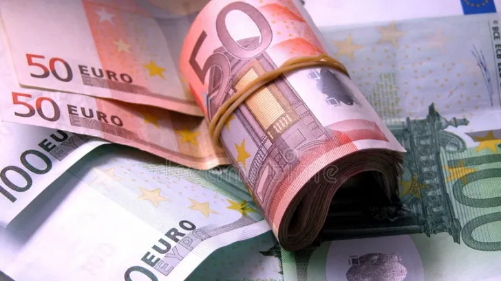 Cum era să rămână un bărbat din Salcea fără 13.000 de euro, după ce a returnat un obiect de mobilier cumpărat recent