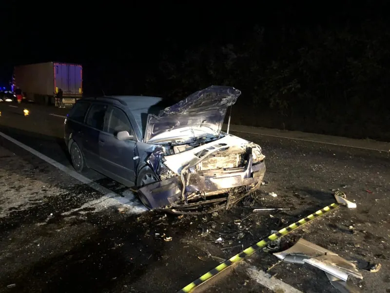 Suceveni răniți într-un accident pe raza județului Cluj. Șoferul care a provocat accidentul s-a sinucis FOTO