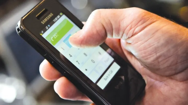 Culmea tupeului. Un tânăr din Dolhasca a furat telefonul de serviciu dintr-o secție de poliție