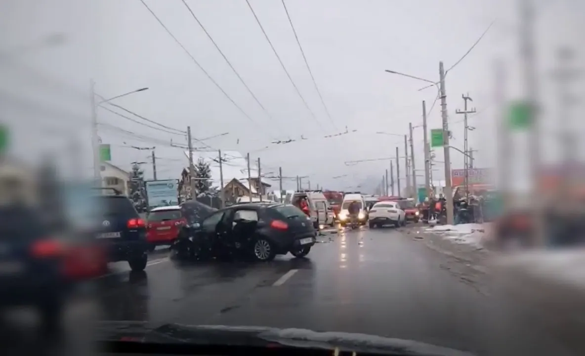 VIDEO Mamă și fetiță lovite pe trecerea de pietoni