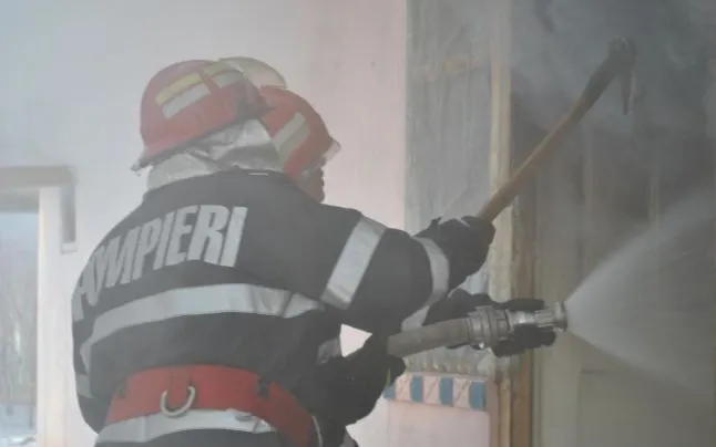 Incendiu la un hotel din Vatra Dornei. Zece persoane au fost evacuate