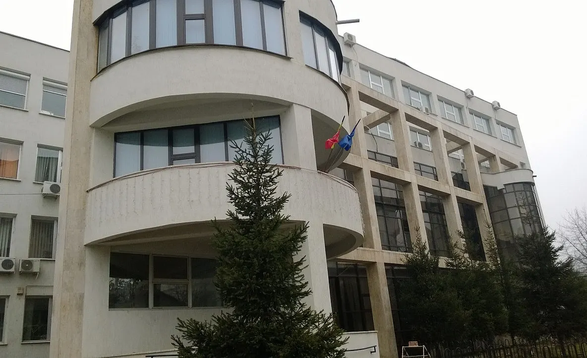 DSP avertizează asupra riscului unor proceduri de înfrumuseţare practicate de o clinică
