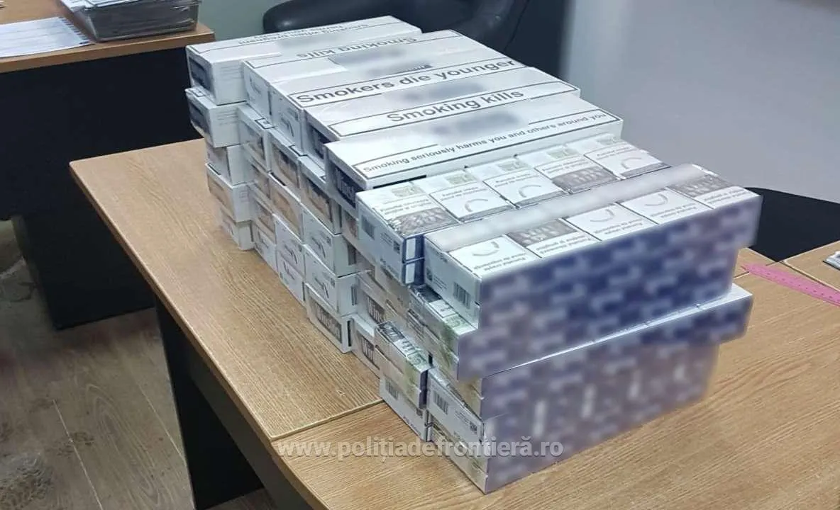 Trei botoșăneni prinși în timp ce voiau să plece în Londra cu țigări de contrabandă FOTO