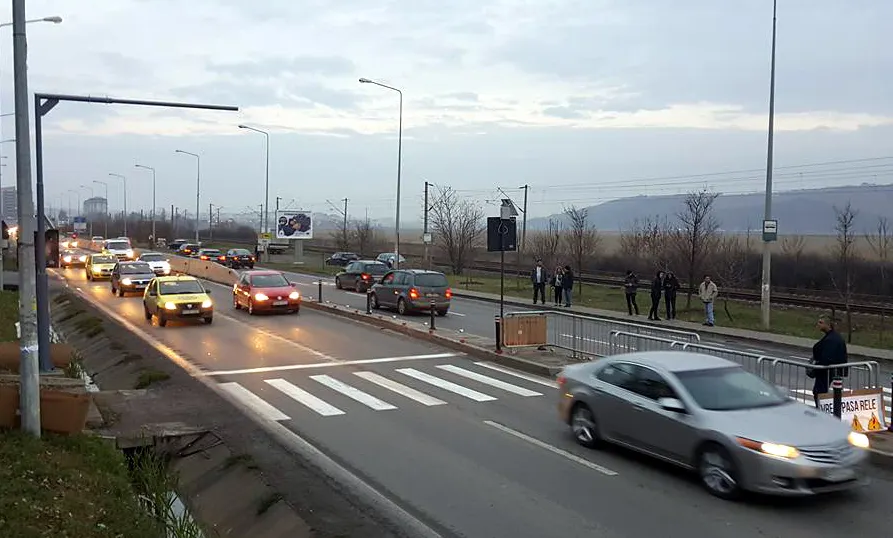 A accidentat o fetiță pe trecerea de pietoni și a fugit de la locul faptei