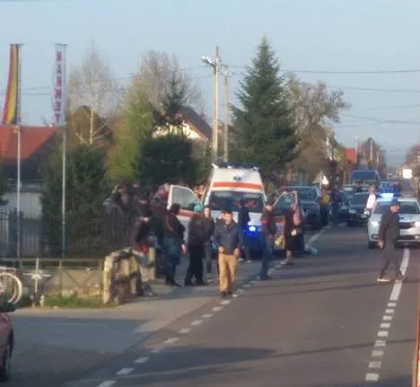 O bătrâna de 79 de ani și-a pierdut viața după ce a fost acroșată de o mașină FOTO
