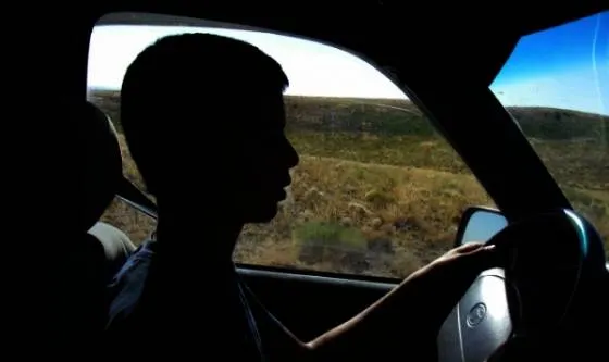 Prins la volan fără permis, un adolescent a încercat să-i păcălească pe polițiști