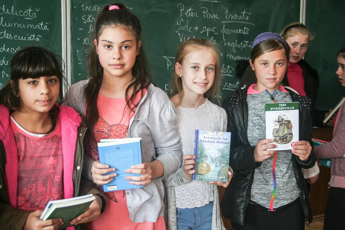 Peste cinci mii de cărți donate copiilor din județul Suceava