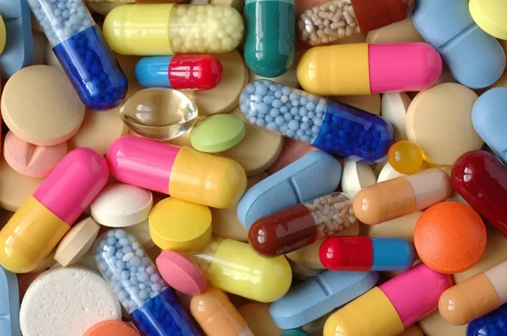 O femeie a ajuns pe patul de spital după ce a luat un pumn de pastile