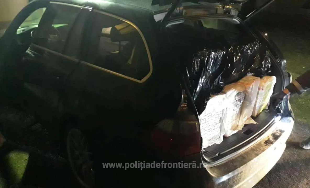 Focuri de armă și țigări confiscate la Lupcina VIDEO