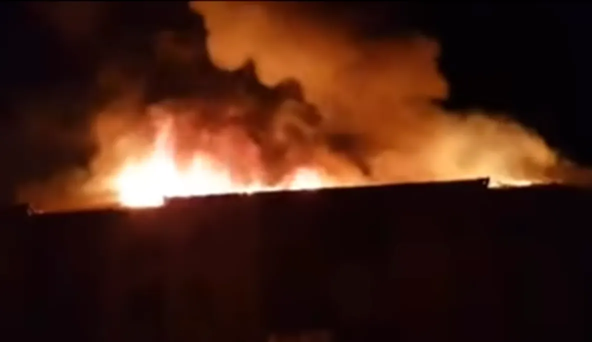 Casă cuprinsă de flăcări în Gulia