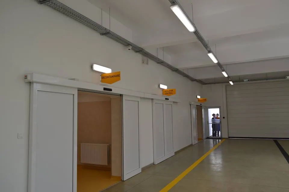 Un bărbat din Grănicești a înghițit accidental antigel în timp ce își repara mașina