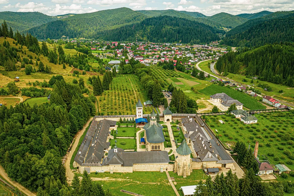 Via Transilvanica, după 10 zile de mers pe jos: ce au descoperit participanții despre sănătate, echilibru și propriile limite