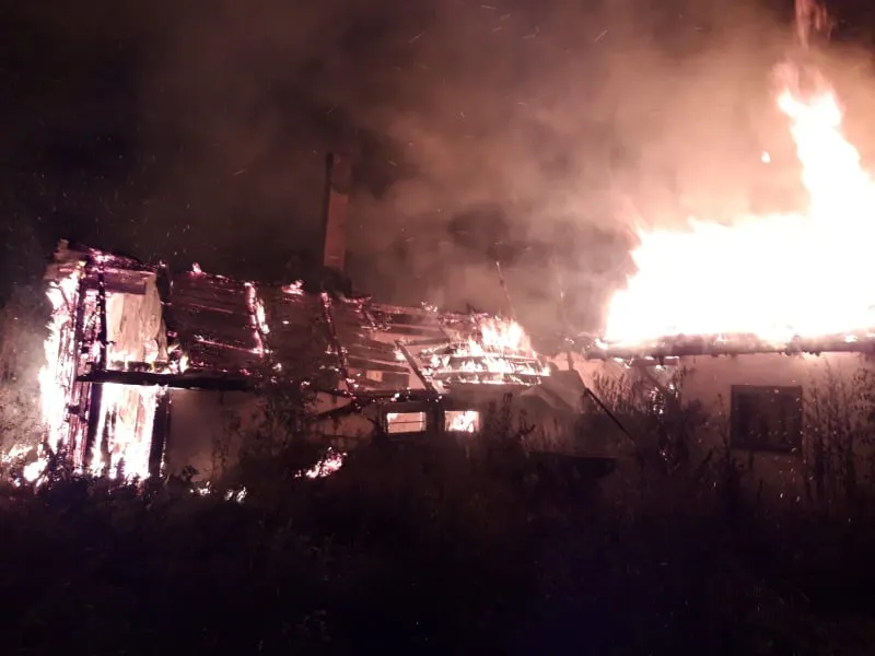 Incendiu de proporții în localitatea Fântâna Mare, provocat de persoane fără adăpost VIDEO
