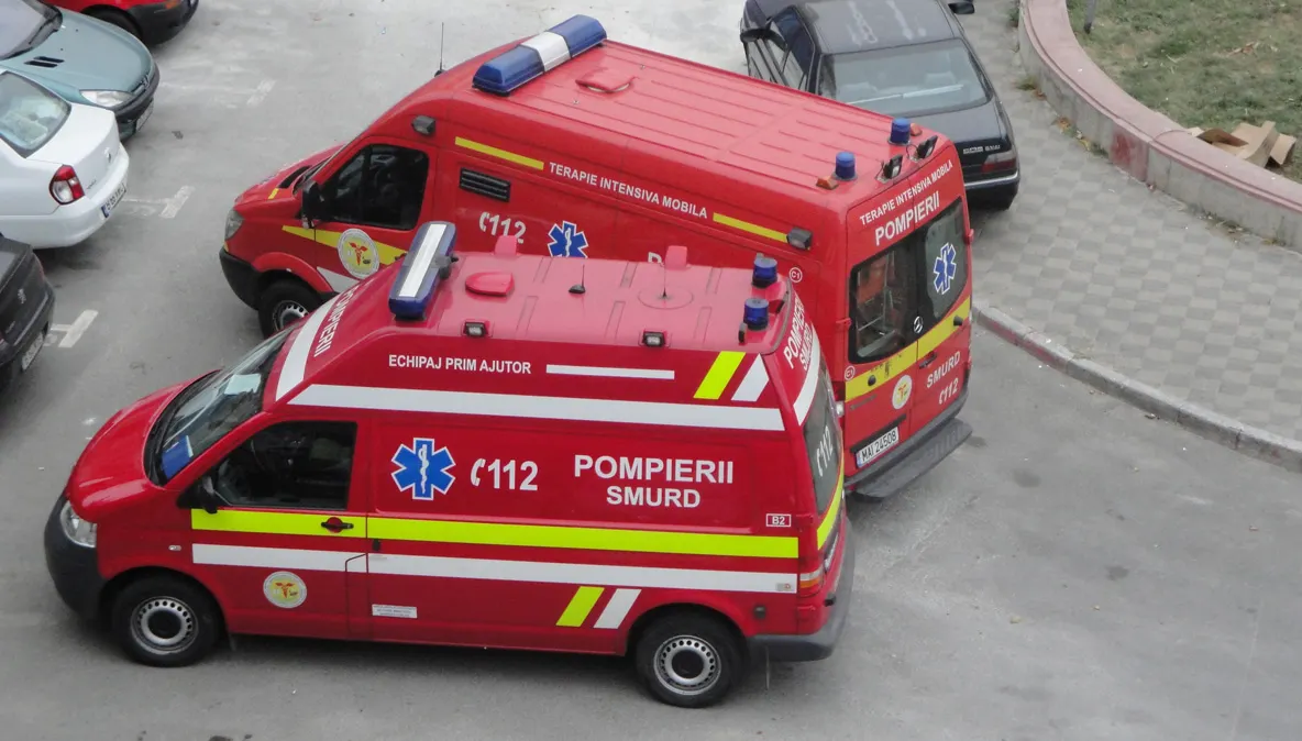 Un bărbat din municipiul Suceava a murit după ce s-a răsturnat cu buldoexcavatorul