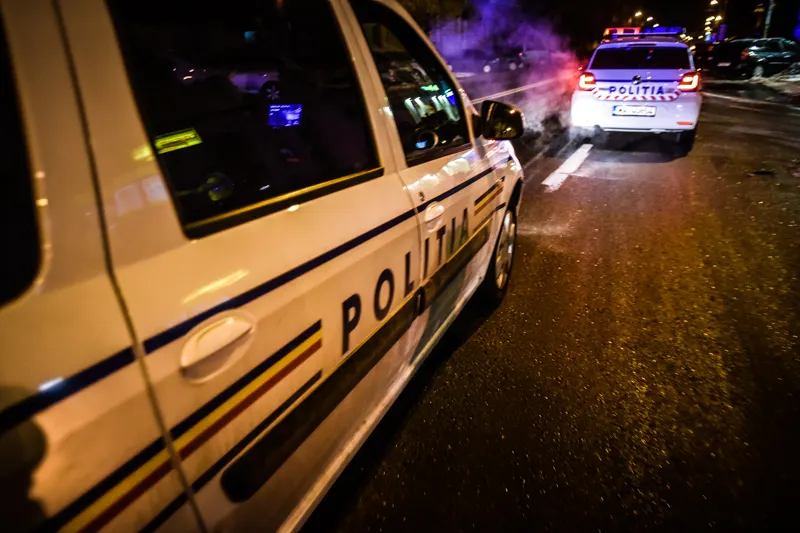 Un șofer băut a refuzat să oprească la semnalele polițiștilor