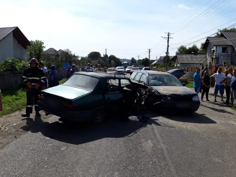 Accident rutier pe raza localității Bogdănești. Cinci persoane au fost rănite FOTO