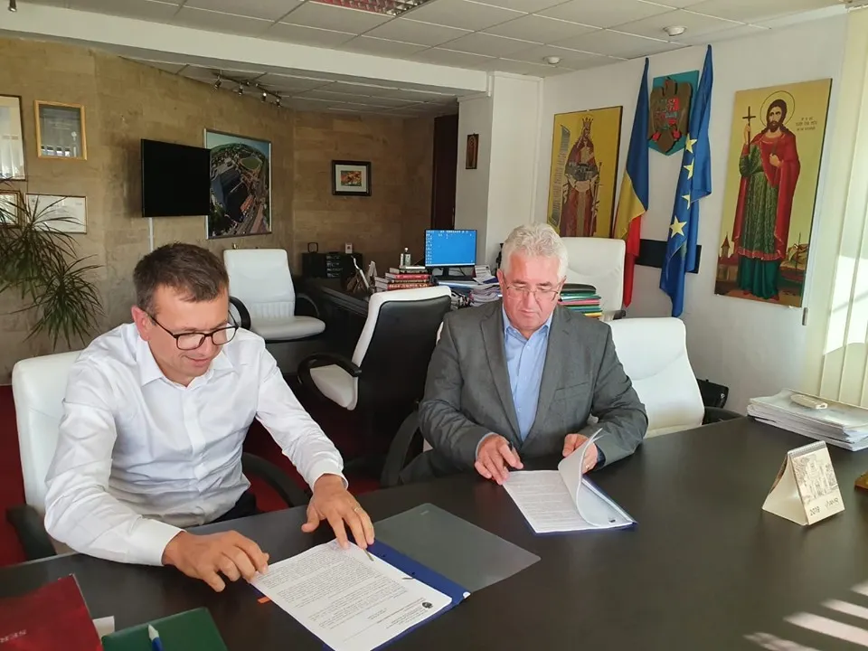 A fost semnat contractul pentru rețelele de apă și canalizare din cartierul "Europa"