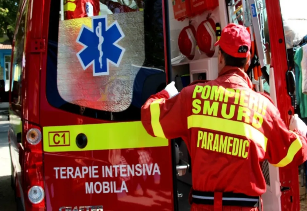 Bărbat rănit grav după ce s-a răsturnat cu TAF-ul
