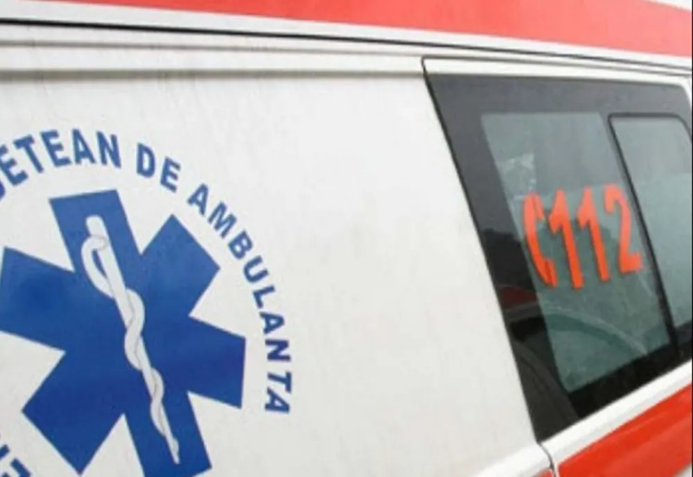 O femeie a suferit arsuri grave după ce hainele i-au luat foc. Aceasta a murit la spital