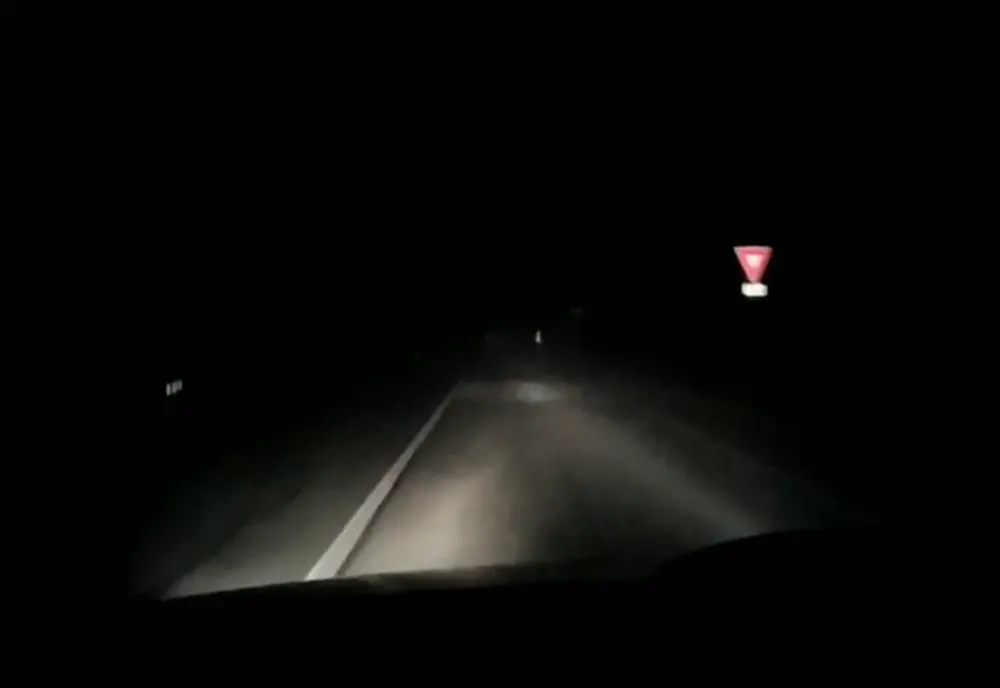 VIDEO Iluminatul de la Zidul Morții nu mai funcționează deși județul Suceava este de câteva zile sub atenționare meteorologică de ceață densă