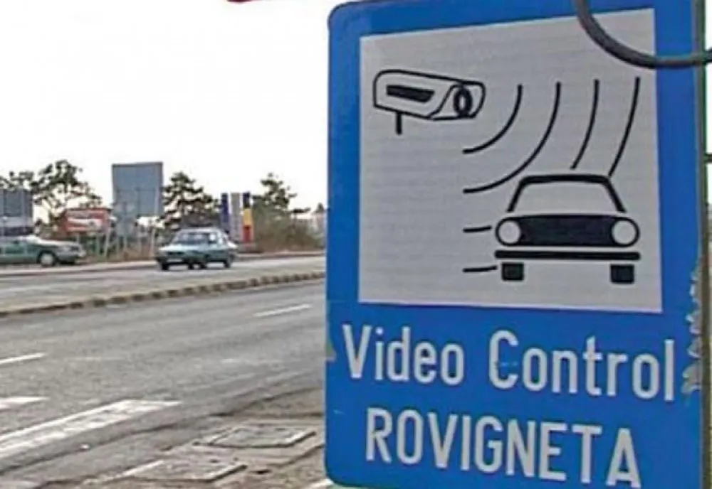 O cameră fixă pentru controlul valabilității rovinietei a fost instalată de CNAIR în zona Vămii Siret