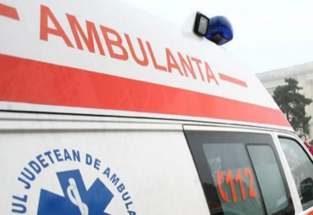 Minor care traversa neregulamentar, lovit de un autoturism 