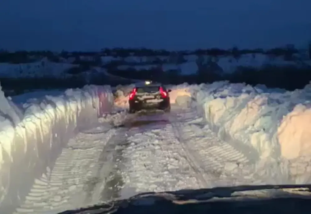 Circulație în condiții de iarnă pe drumurile din județul Suceava VIDEO