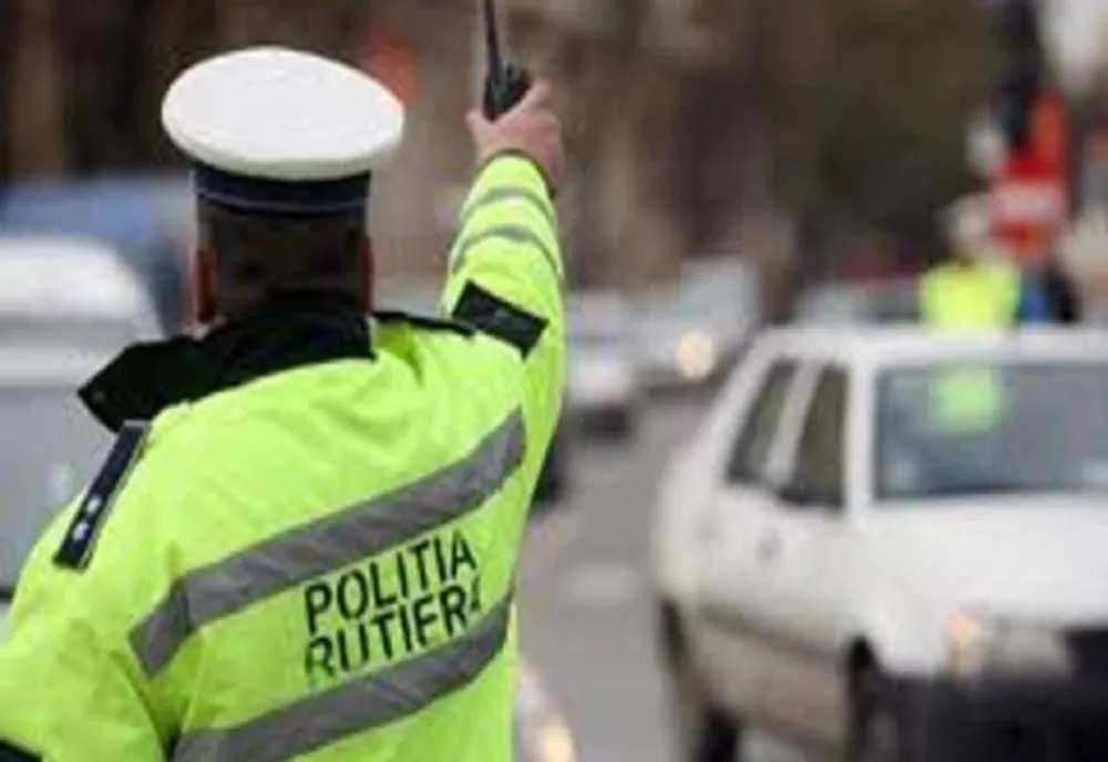 Sancțiuni contravenționale de peste 30.000 de lei aplicate de polițiști șoferilor și pietonilor