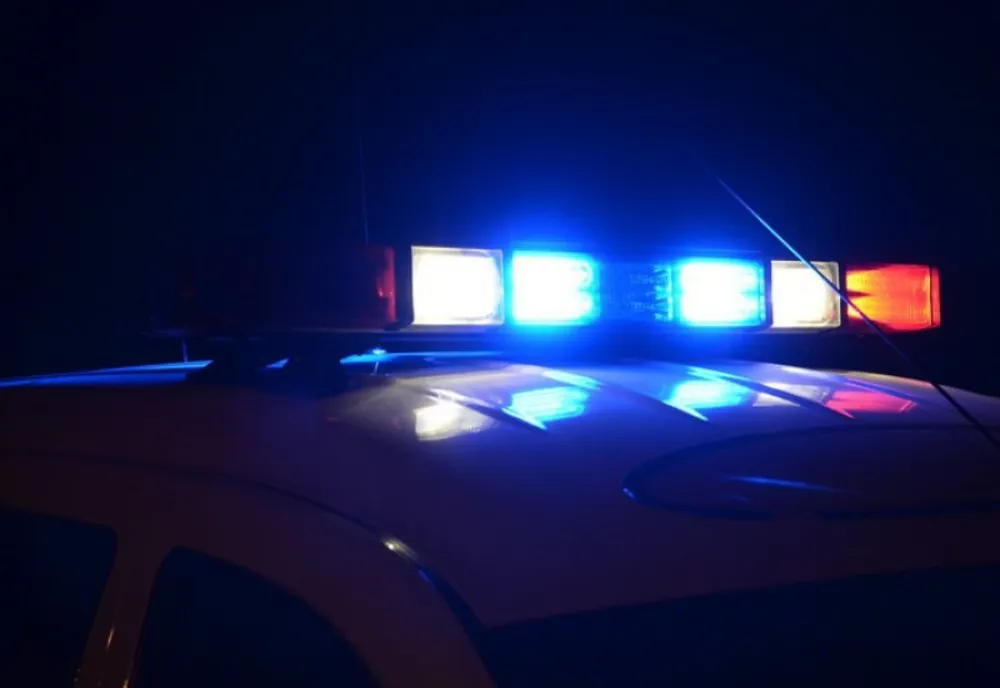 Un tânăr din Vicovu de Jos a ajuns la spital după ce acroșat cu mașina un arbore de pe marginea drumului