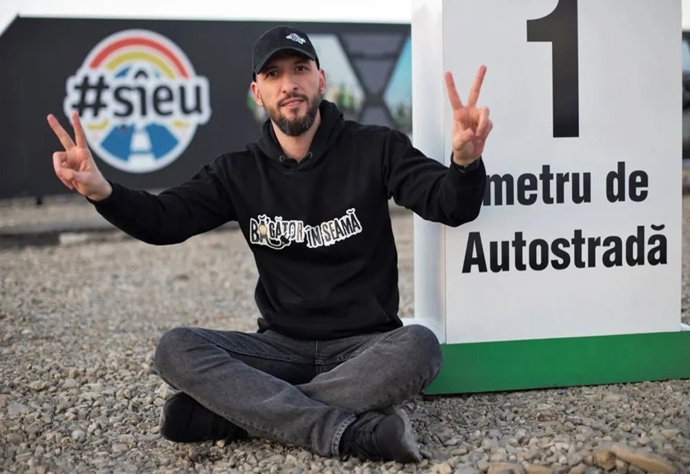 Ștefan Mandachi își donează primul metru de autostradă. Banii vor ajunge la Spitalul Județean Suceava VIDEO