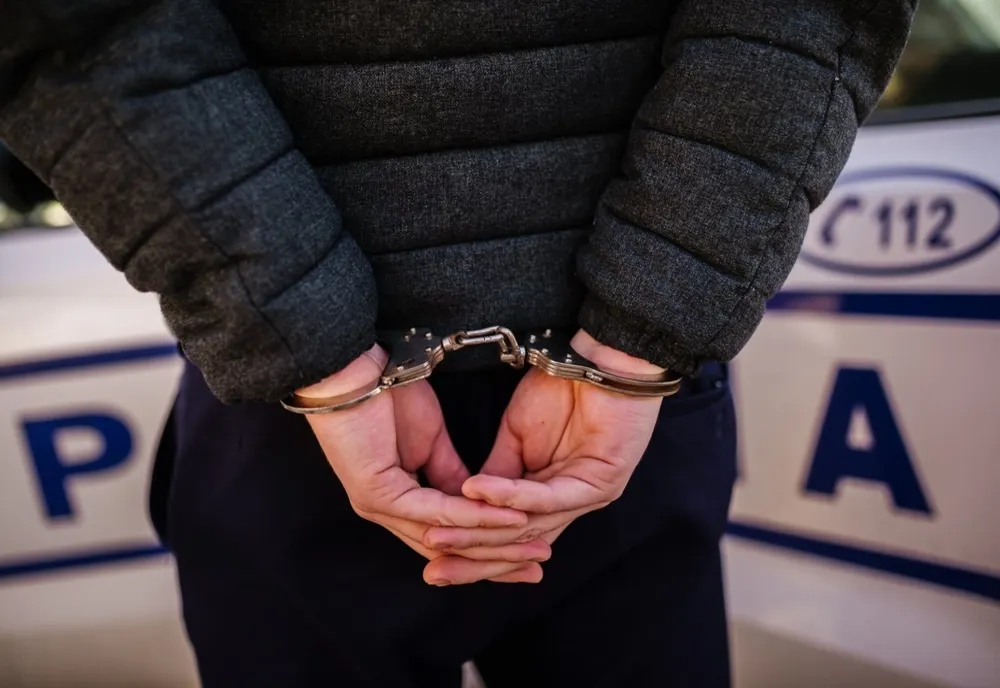 Beat și fără permis, un sucevean a fost reținut după ce a fost implicat într-o tamponare