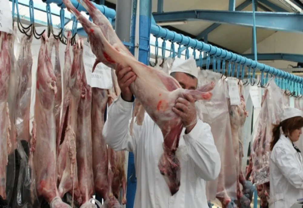 Cum își pot cumpăra sucevenii carne de miel pentru Paște?