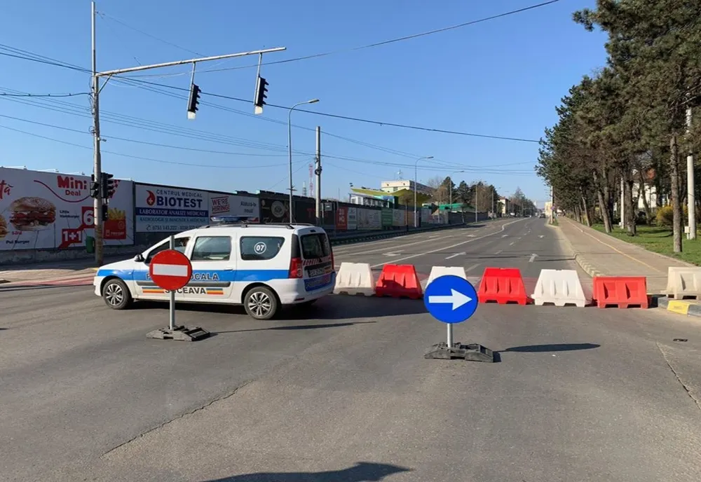 Se redeschide circulația rutieră și pietonală pe strada din fața Spitalului Județean Suceava