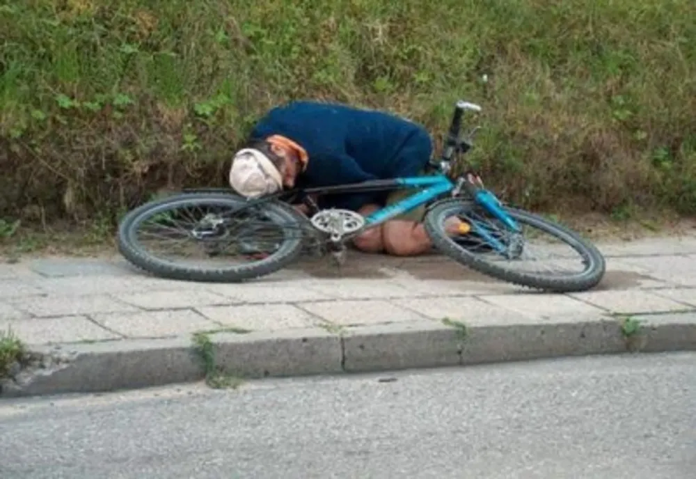 Un biciclist beat s-a ales cu răni ușoare și cu dosar penal