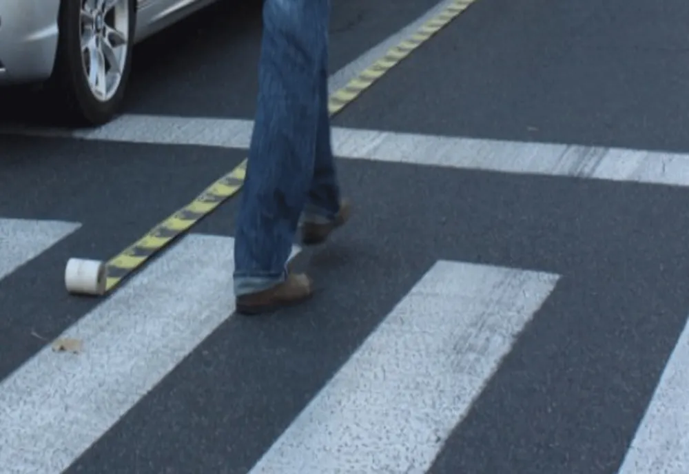 Copil accidentat pe trecerea pentru pietoni. A traversat în fugă