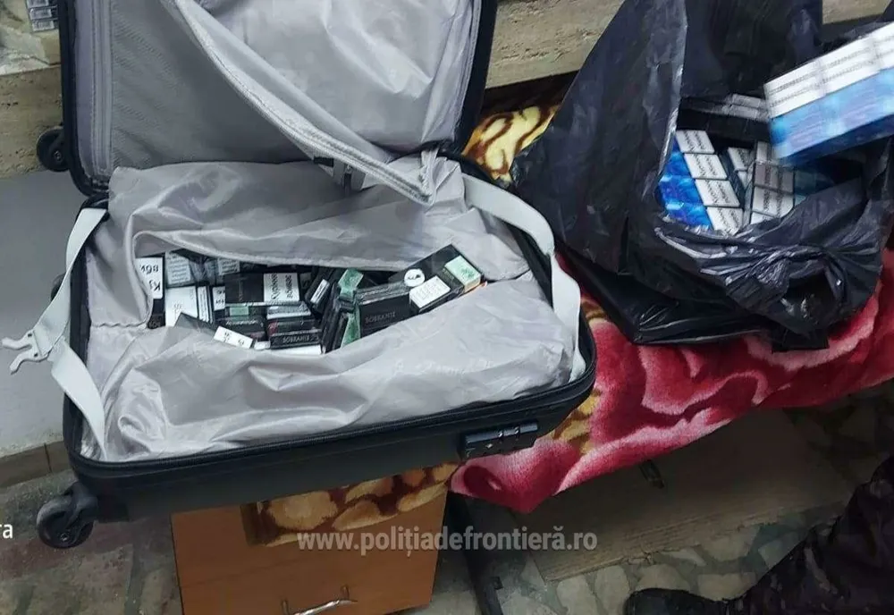 Prinsă la vamă cu 930 de pachete de țigări netimbrate