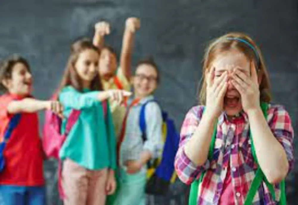 18 liceeni, ambasadori ai prevenirii bullyingului și cyberbullyingului în școlile sucevene