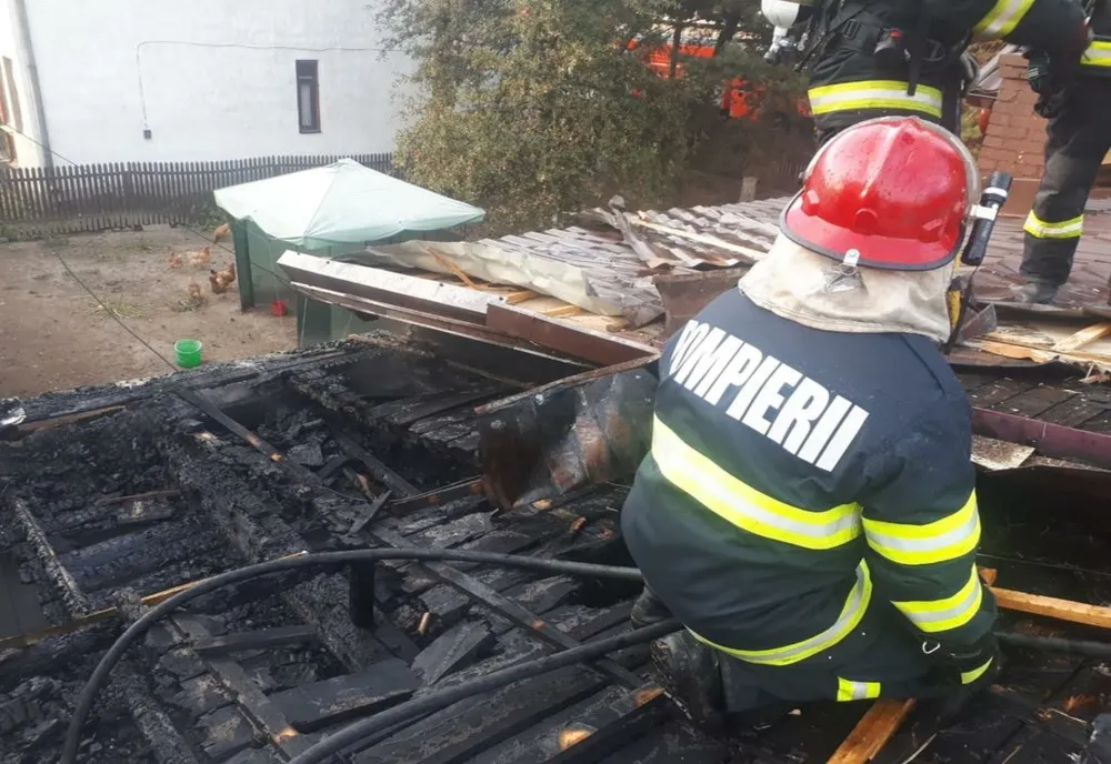 Intervenție salvatoare a pompierilor suceveni, care au salvat o casă din calea flăcărilor