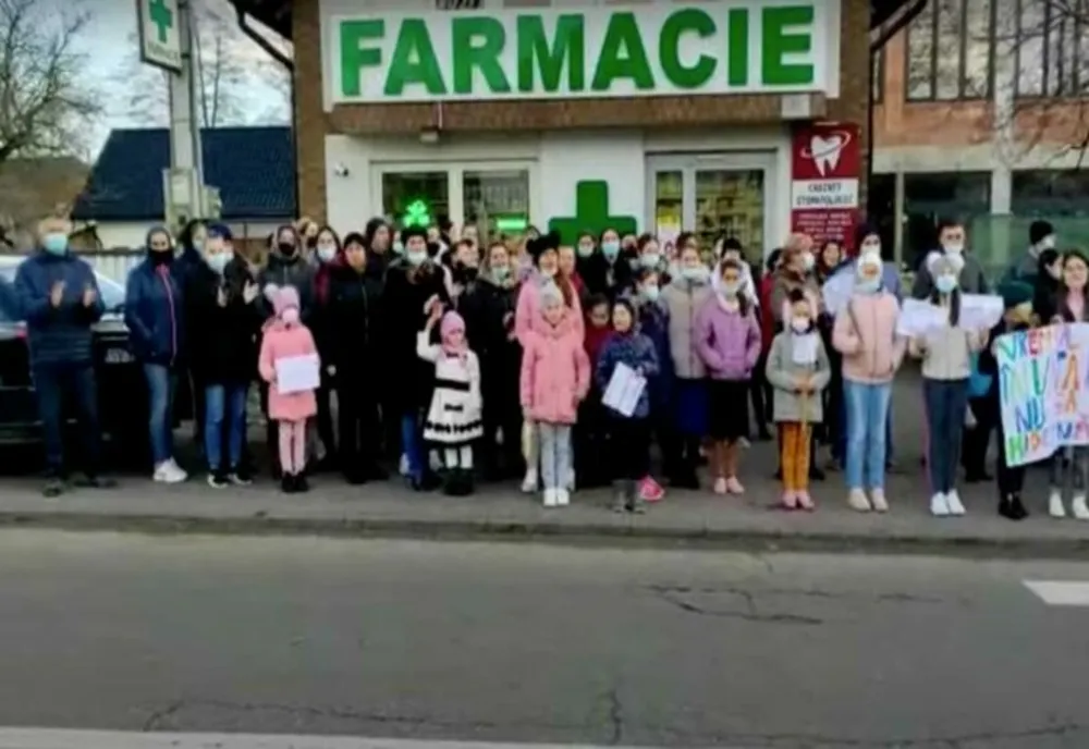Organizație cu retorică antivaccin anunță un marș în Suceava, până la Inspectoratul Școlar