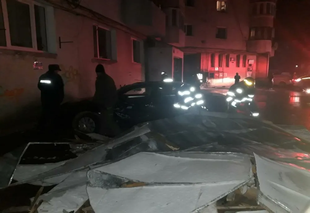Codul portocaliu de vânt puternic face ravagii la Suceava - FOTO