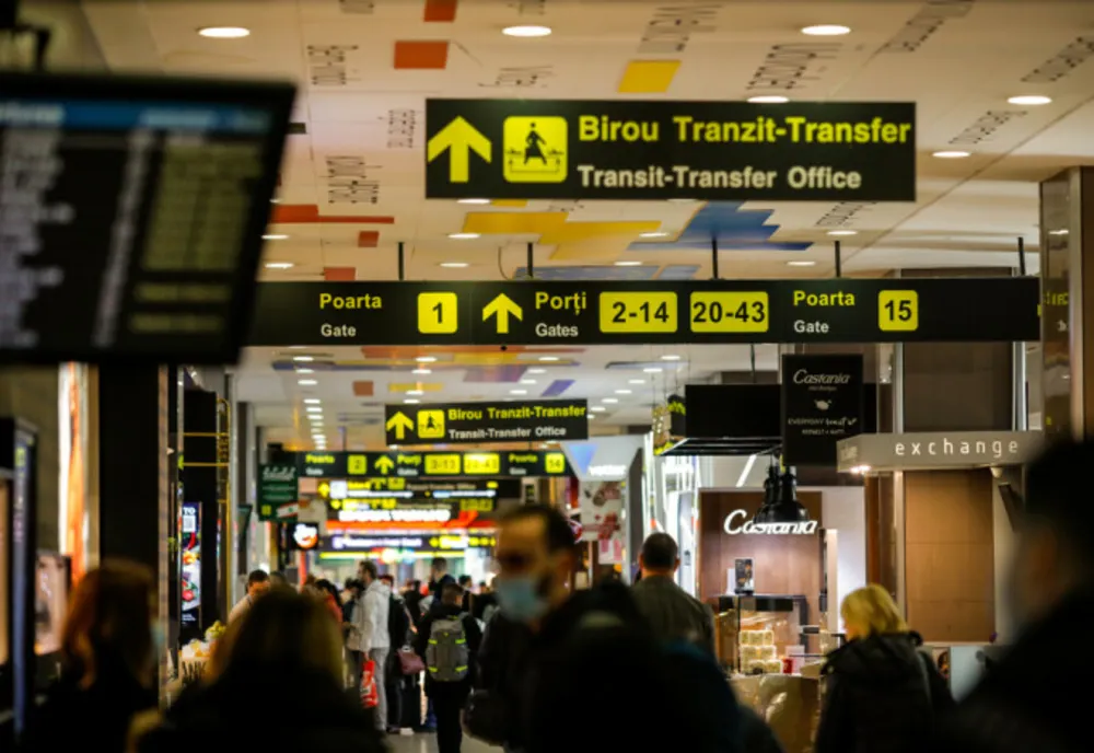 Cozi uriașe la ghișeele Check-in de pe Aeroportul Otopeni: zboruri întârziate. Ce opțiuni au pasagerii