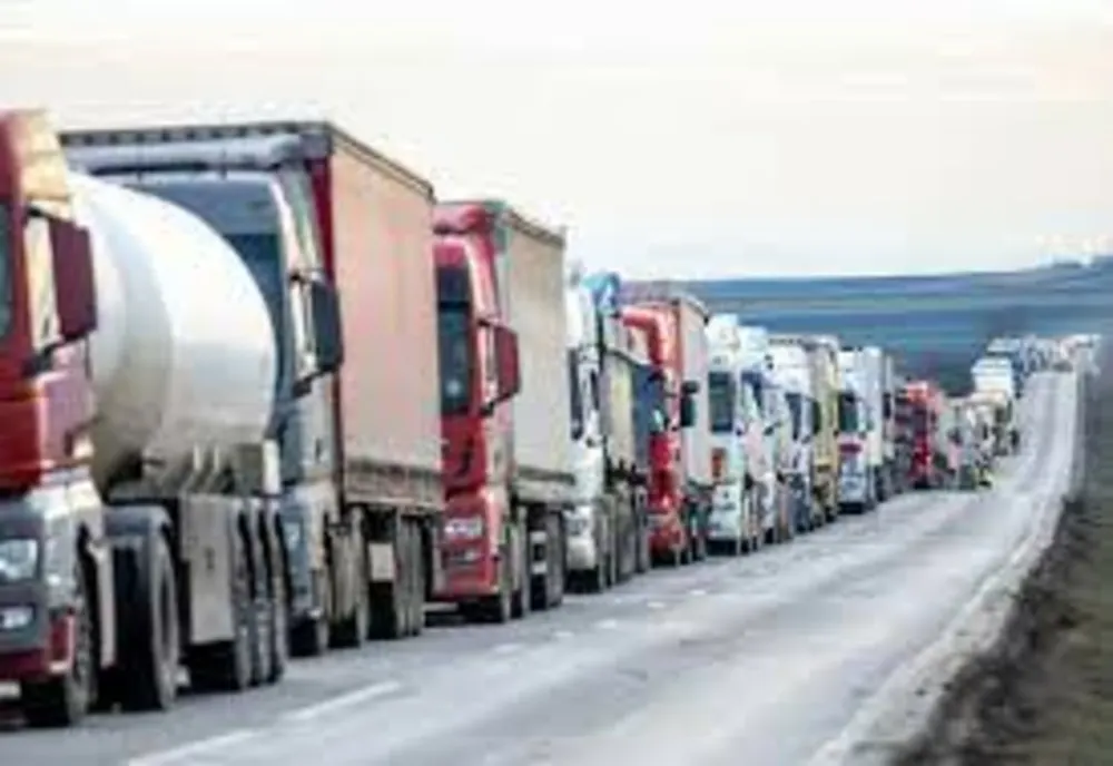  Coloană de aproximativ 550 de camioane, pe o distanță de 10 km în Vama Siret
