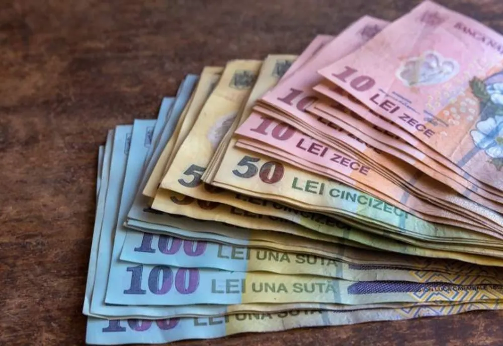 Salariul minim brut crește la 3.700 de lei