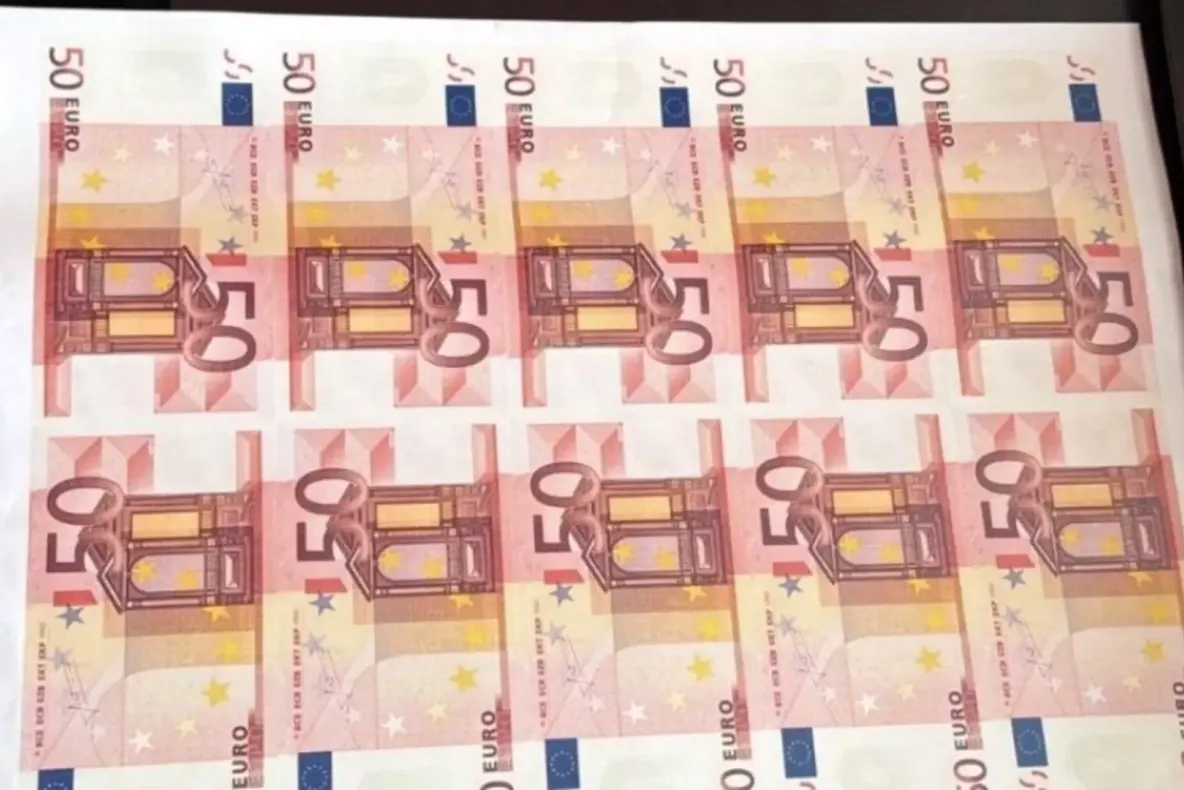 „Fabrica de bani” descoperită în Suceava: DIICOT și polițiștii BCCO fac percheziții în două județe într-un dosar de falsificare de monedă
