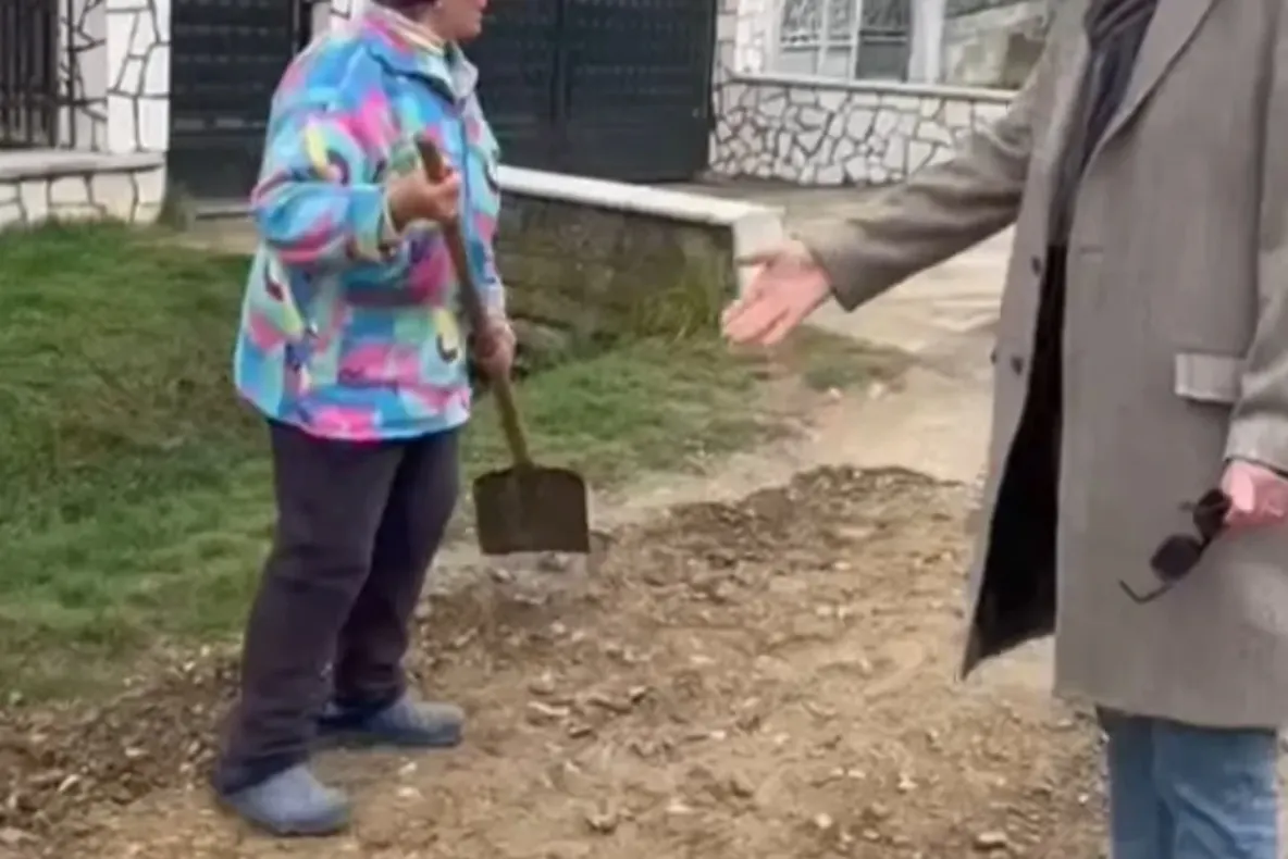 Strada din Suceava asfaltată doar pe hârtie