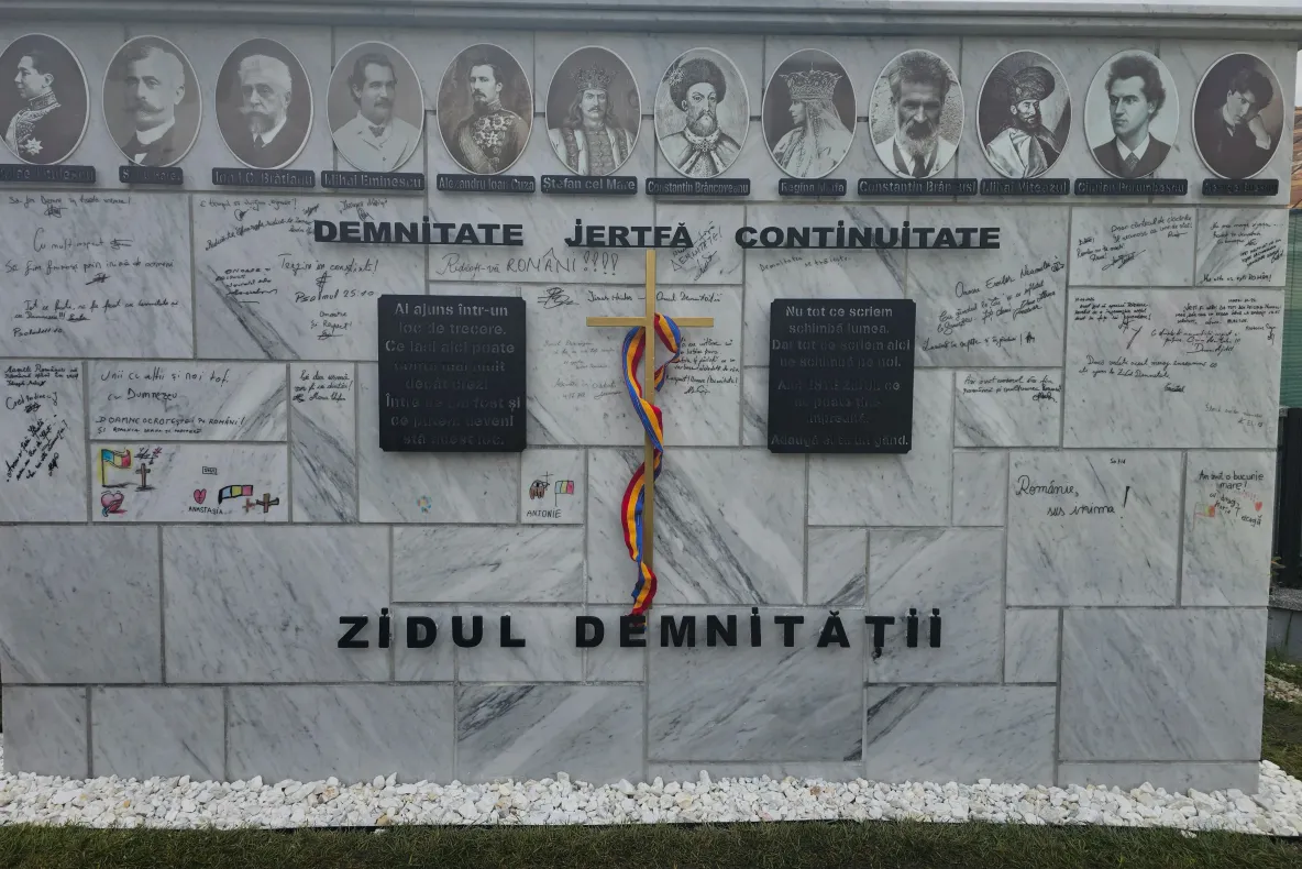 Zidul Demnității, inaugurat la Bosanci. Un nou reper dedicat valorilor și identității naționale