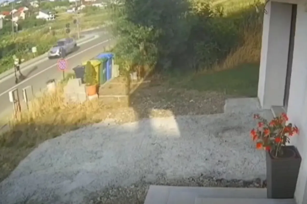Șoferul din Suceava care a lovit intenționat un adolescent pe trotinetă a fost arestat