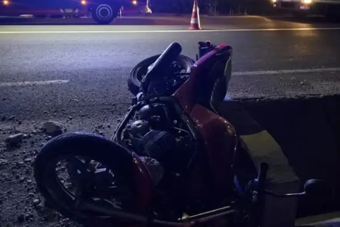 Un mort și un tânăr în stare critică după un accident de motocicletă în Suceava