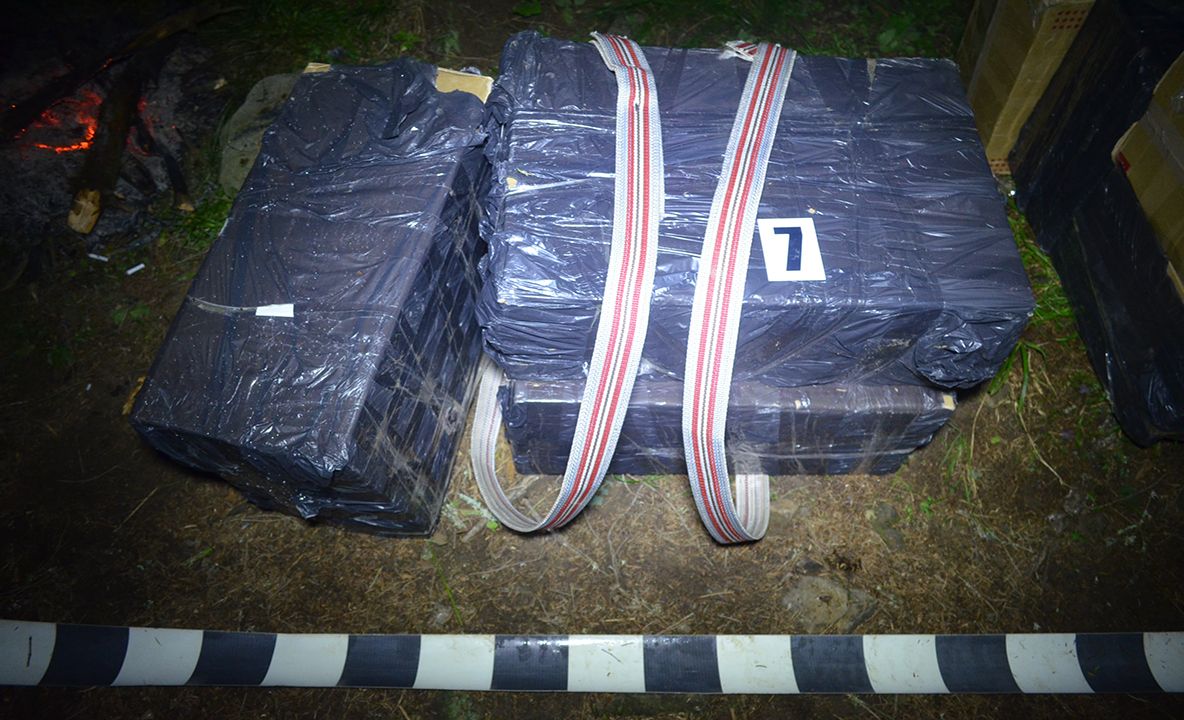 Zece focuri de armă trase de polițiștii de frontieră din Brondina pentru prinderea unor contrabandiști. Suspecții au reușit să fugă FOTO
